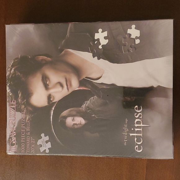 Twilight Saga- Eclipse "Edward & Bella"puzzle - Picture 2 of 4